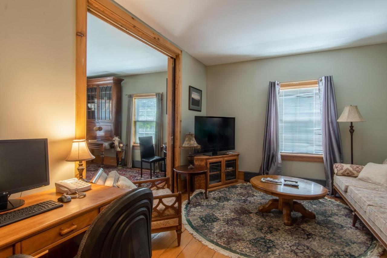 Emilyville Inn Campbellford Eksteriør bilde