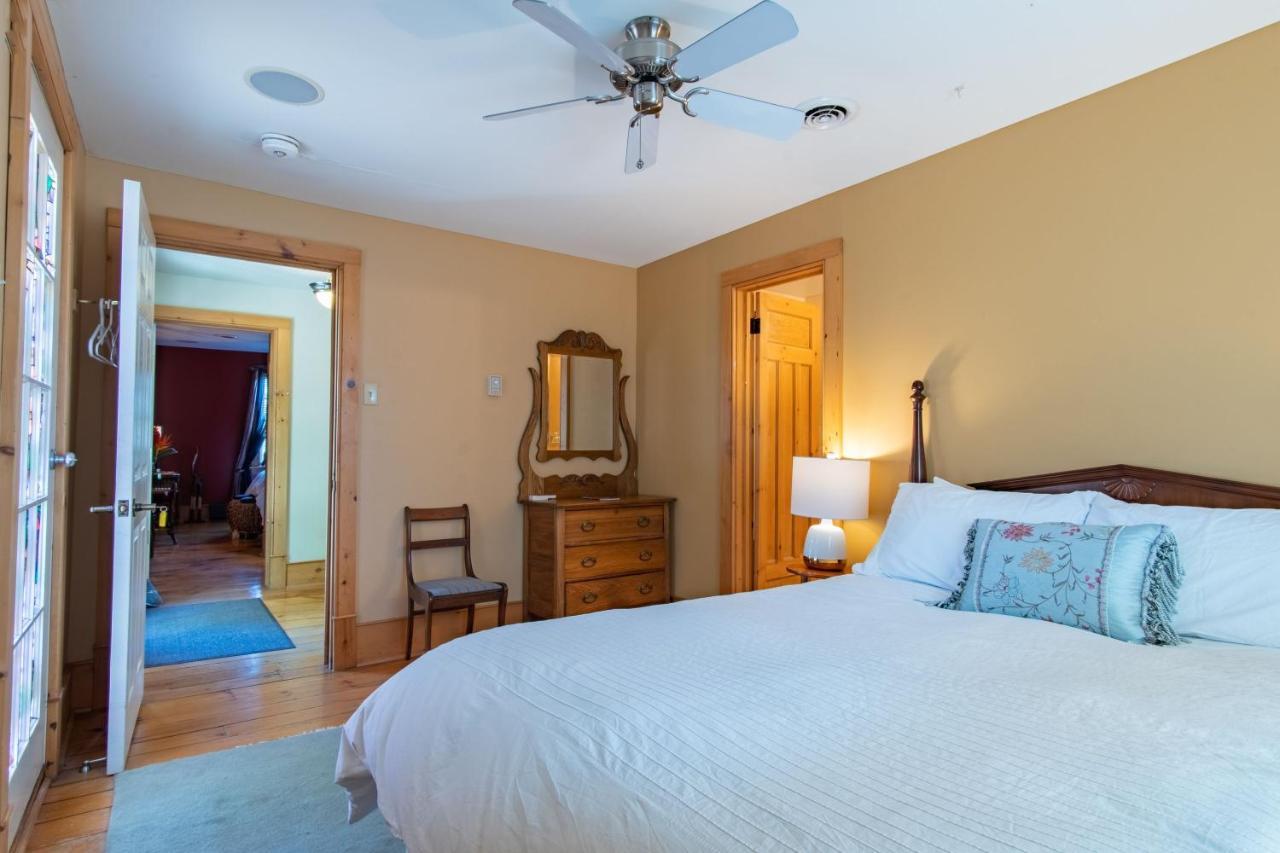Emilyville Inn Campbellford Eksteriør bilde