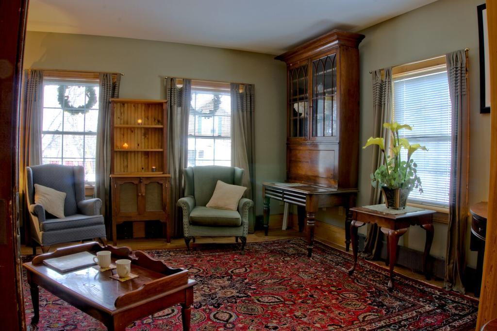 Emilyville Inn Campbellford Eksteriør bilde