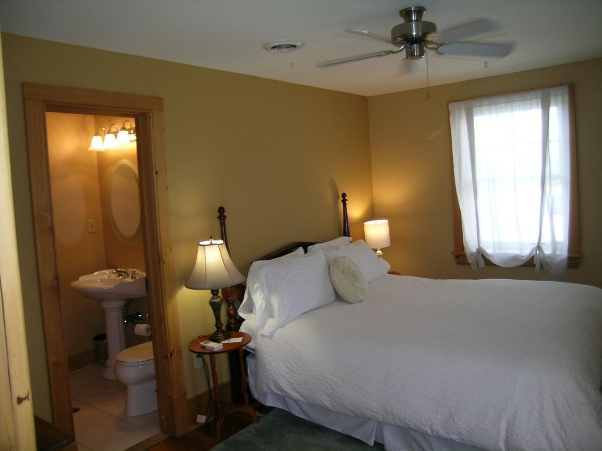 Emilyville Inn Campbellford Eksteriør bilde