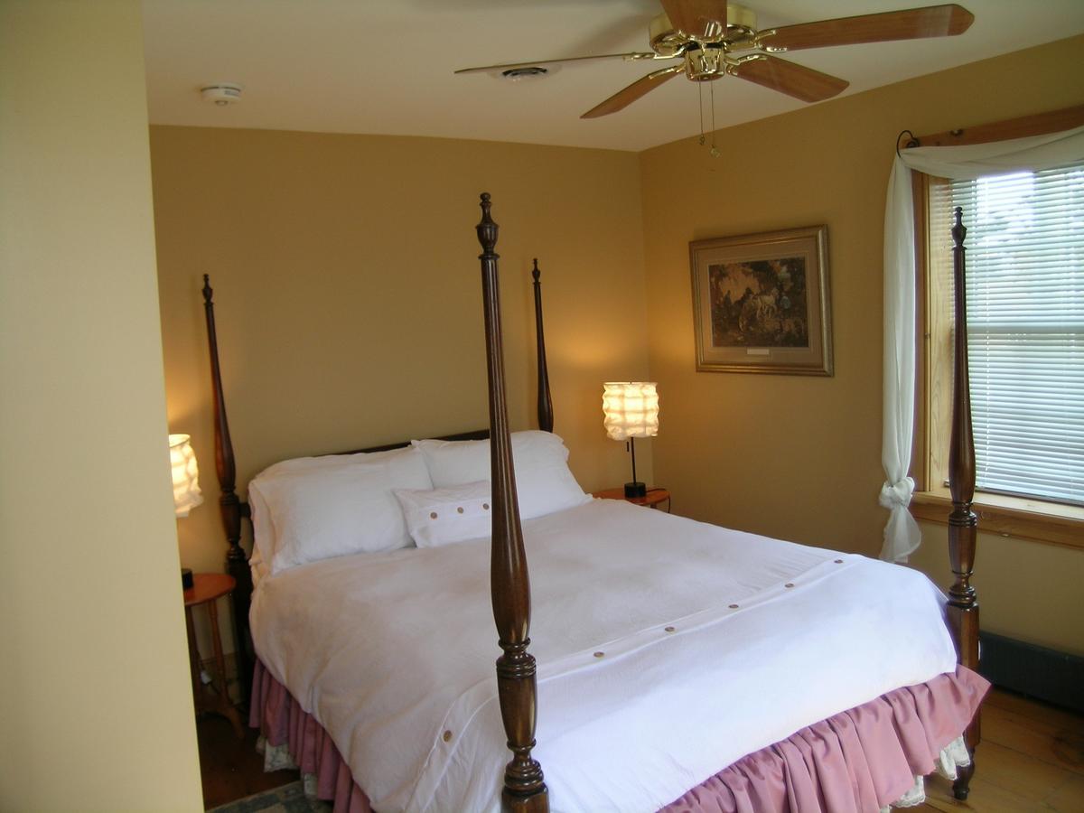 Emilyville Inn Campbellford Eksteriør bilde
