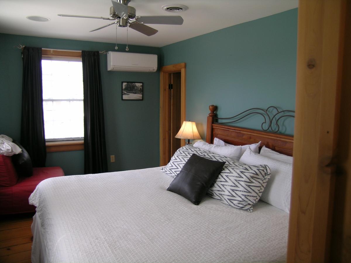 Emilyville Inn Campbellford Eksteriør bilde