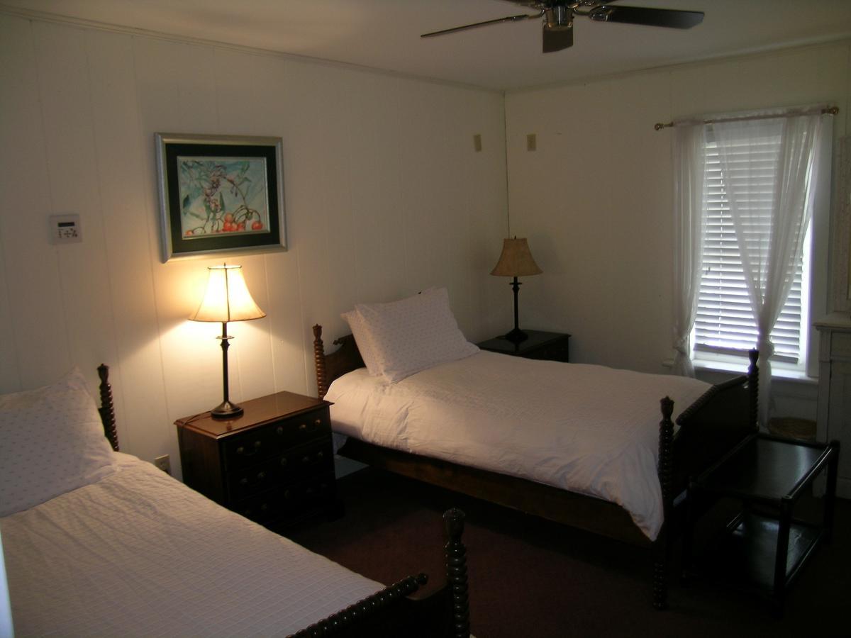 Emilyville Inn Campbellford Eksteriør bilde
